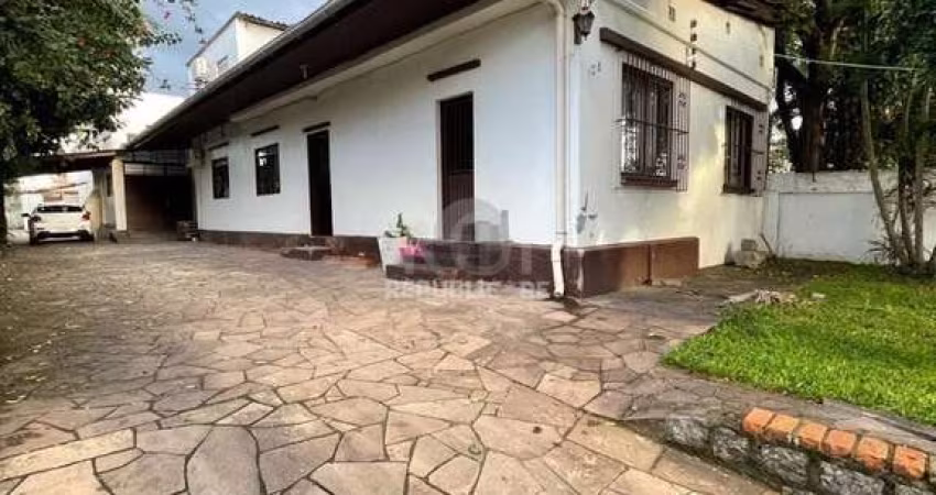 Casa para Venda - 594m², 2 dormitórios, 6 vagas - Vila João Pessoa