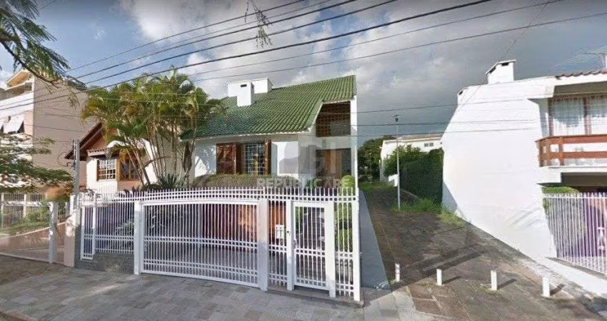 Casa para Venda - 380m², 3 dormitórios, sendo 1 suites, 5 vagas - Jardim Lindóia