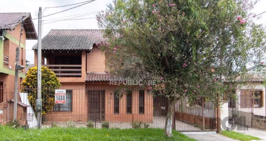 Casa para Venda - 205.5m², 3 dormitórios, sendo 2 suites, 3 vagas - Vila Nova
