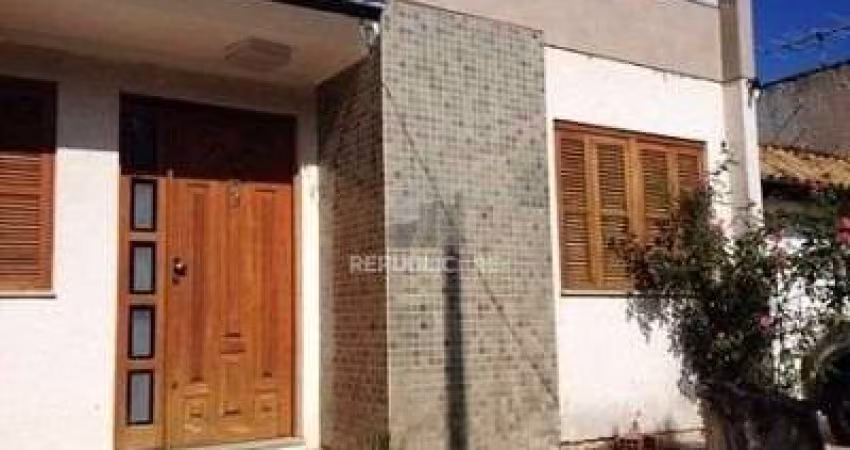 Casa para Venda - 150m², 3 dormitórios, sendo 1 suites, Nonoai