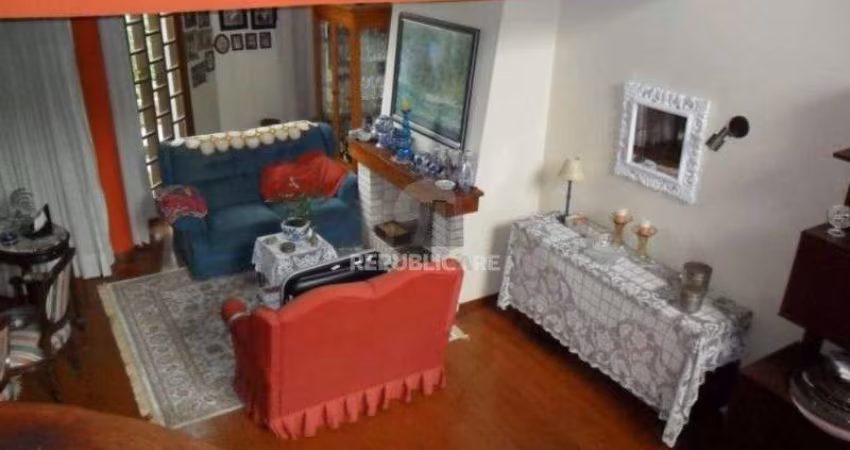 Casa para Venda - 290m², 3 dormitórios, sendo 1 suites, 3 vagas - Nonoai