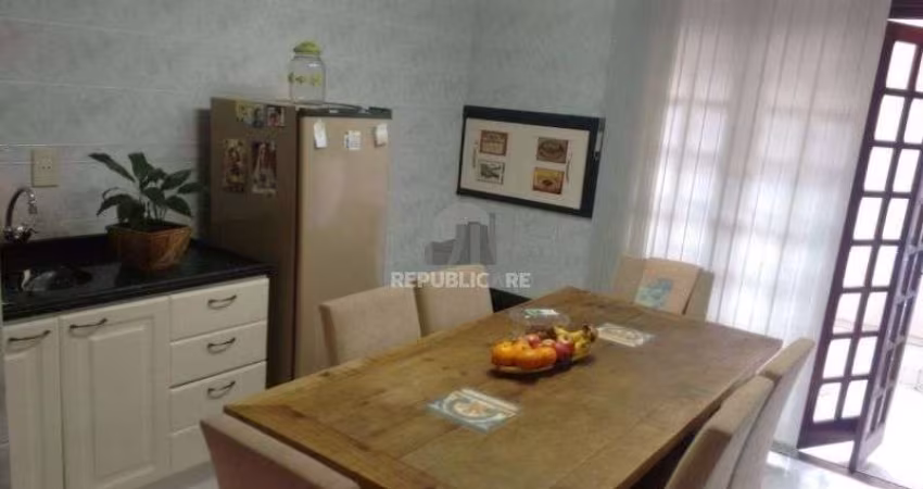 Casa Condominio para Venda - 173m², 3 dormitórios, sendo 1 suites, 2 vagas - Tri