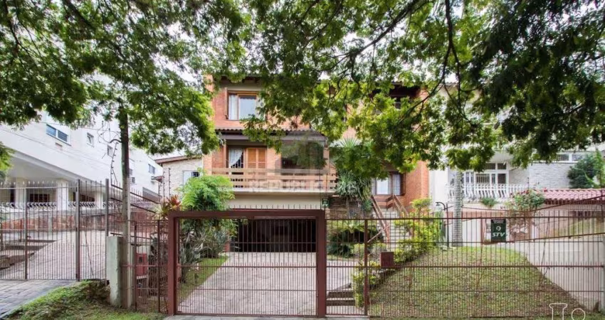 Casa para Venda - 416.89m², 4 dormitórios, sendo 1 suites, 5 vagas - Tristeza