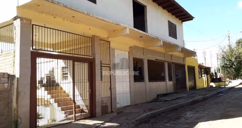 Casa para Venda - 480m², 3 dormitórios, 4 vagas - Camaquã