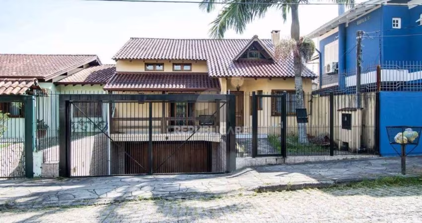 Casa para Venda com 3 dormitórios, sendo 1 suites, e 3 vagas no bairro Imperial