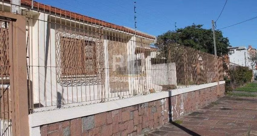 Casa para Venda - 220m², 4 dormitórios, 9 vagas - Cristal