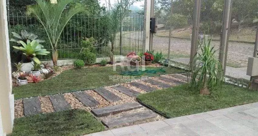Casa para venda - 350m², 3 dormitórios, sendo 1 suites, 2 vagas - alto teresópol