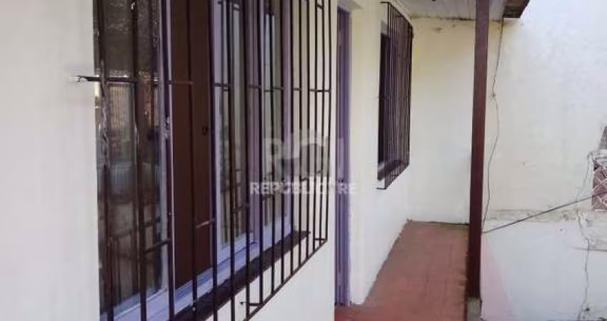 Casa para Venda - 659.12m², 3 dormitórios, sendo 1 suites, 1 vaga - Tristeza