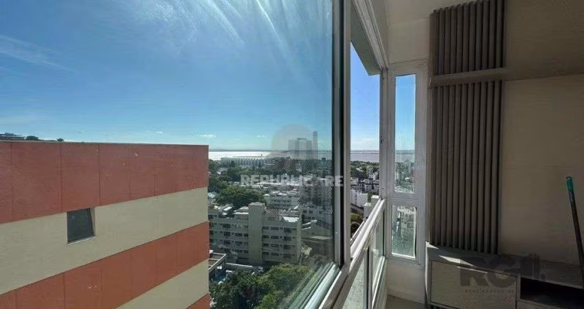 Vende-se amplo apartamento 3 quartos com suíte e 2 vagas no Menino Deus  - 88m²