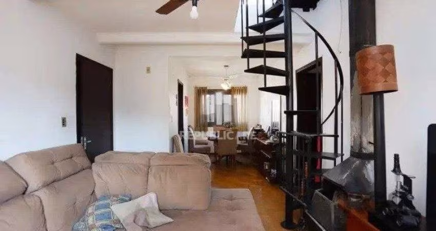 Vende-se ampla cobertura 3 quartos com vaga, lareira e churrasqueira - 175m² - A