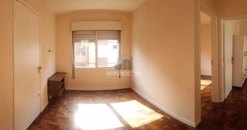 Apartamento de 2 dormitórios  quarto andar no bairro jardim Itu Sabará
