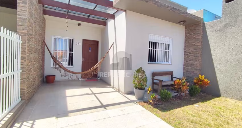 LINDA CASA DE 2 DOMITÓRIOS, PRÓXIMA AO MAR