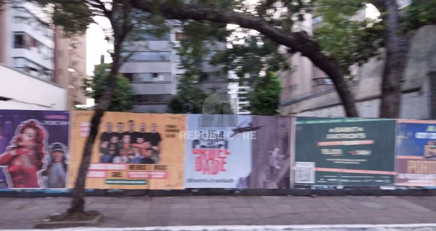Terreno Bem localizado, 812,59 m², Carlos Gomes com a Nilo Peçanha.
