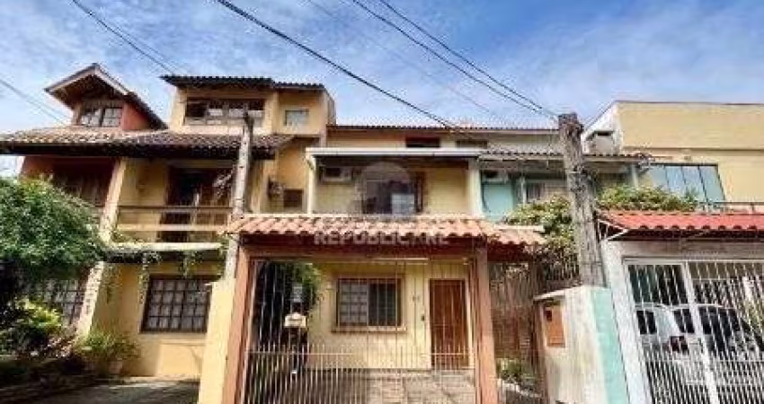 A casa possui 78m² de área construída, com um adicional de 20m²