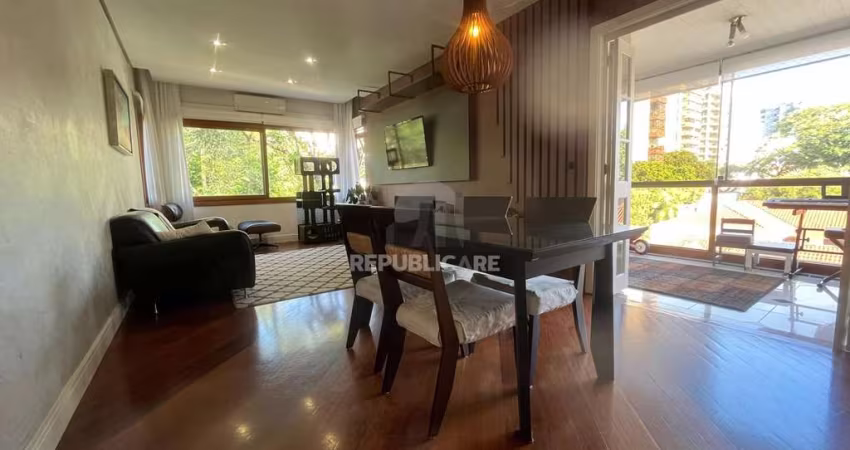 Cobertura no Moinhos de Vento  290m², 3 dormitórios, 3 vagas e piscina