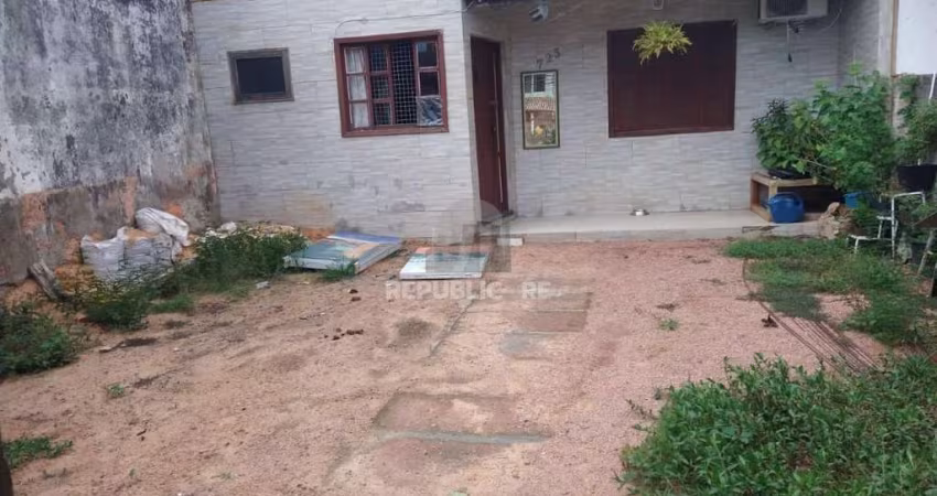 Casa no bairro Hípica com 2 dormitórios