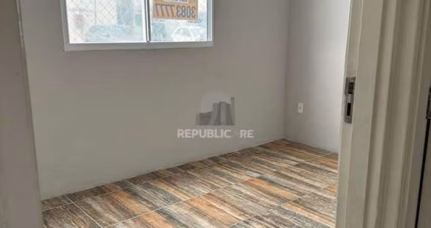 Apartamento no bairro Hípica - 2 dormitórios