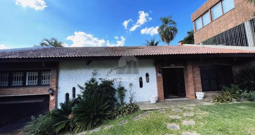 Linda Casa Vila Assunção, com vista para o rio.