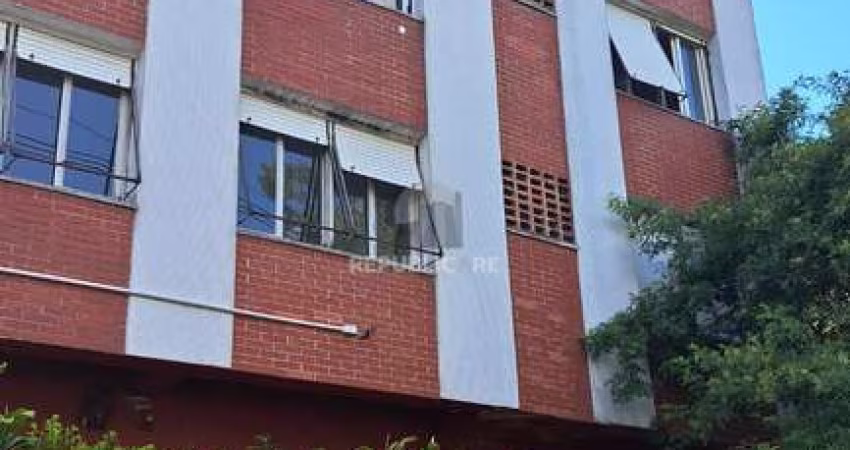 Apartamento de 3 quartos dependência de empregada e 1 vaga de garagem