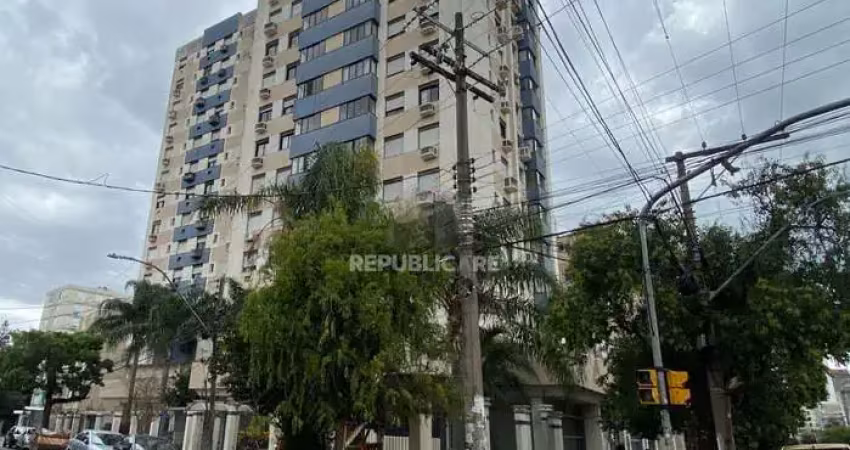 Apartamento à venda na cidade baixa com 62 m² e 2 dormitórios/quartos disponíveis.