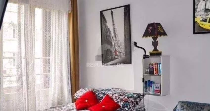 Apartamento JK no Centro de frente