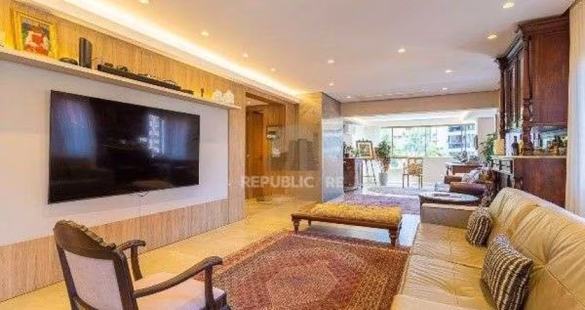 Apartamento com 4 quartos, 1 suíte e 2 vagas — 200 m² — Bela Vista
