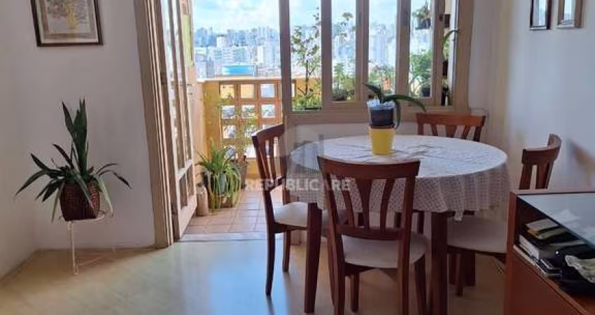 Apartamento de 2 quartos e 1 vaga de garagem no bairro Santo Antônio em POA/RS