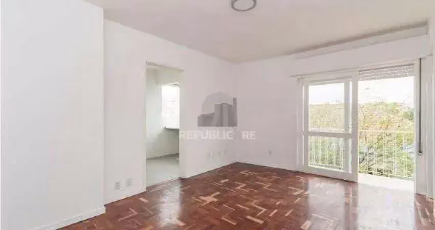 Apartamento com 1 dormitório, sacada e 1 vaga coberta — 48 m² - passo d’areia