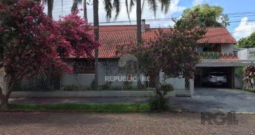 Casa 4 dormitórios à venda Teresópolis Porto Alegre/RS