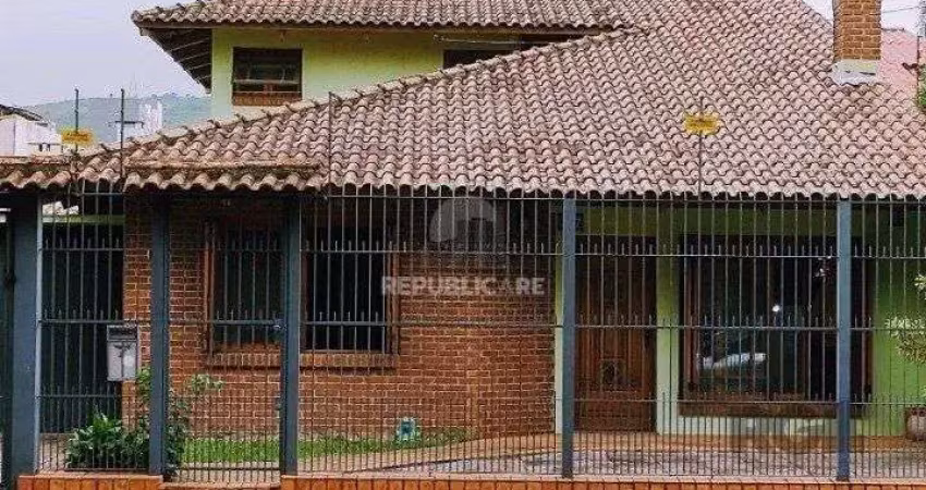 Casa de 3 dormitórios e 2 suítes no bairro partenon