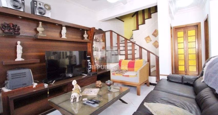 Casa para Venda - 259.5m², 4 dormitórios, sendo 1 suites, 3 vagas - Teresópolis