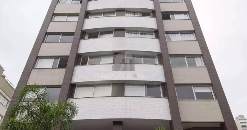 Apartamento de 3 quartos, suíte e 2 vagas de garagem Petrópolis em Porto Alegre.