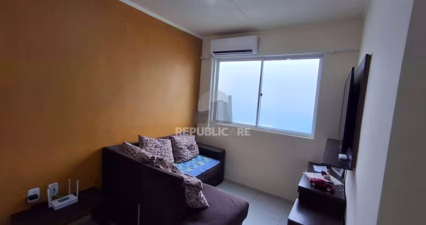 Apartamento 02 dormit com vaga fixa, no bairro Chapéu do Sol, em Porto Alegre