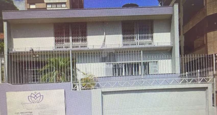Casa comercial com inquilino