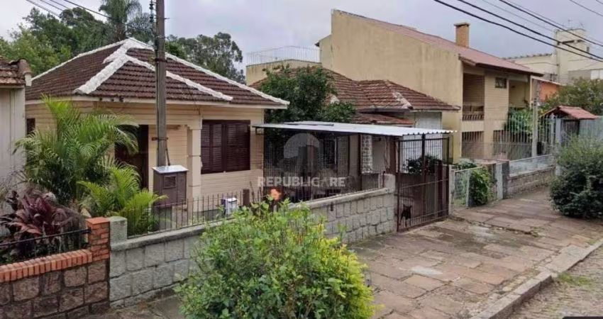 Casa com 2 dormitórios no bairro Jardim São Pedro