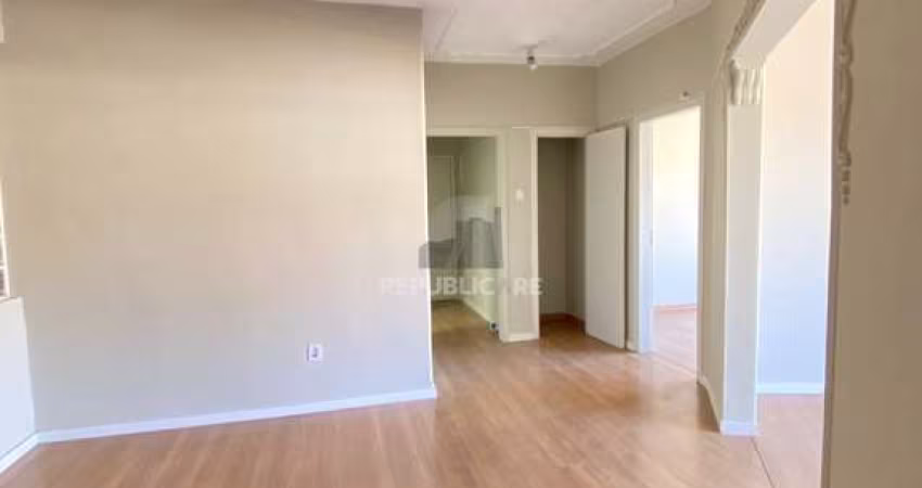 Apartamento com 04 quartos
