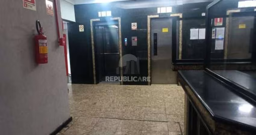 OPORTUNIDADE, KITINET NO CENTRO ÓTIMA LOCALIZAÇÃO