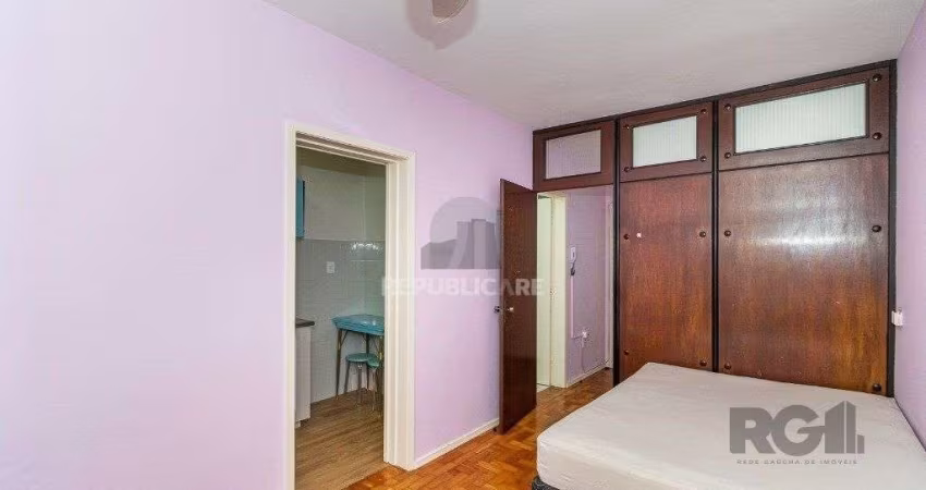 Apartamento JK no Centro Desocupado MOBILIADO