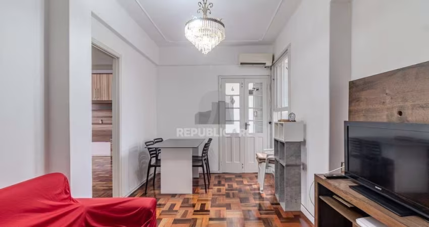 Apartamento 2 dormitórios no Centro Histórico