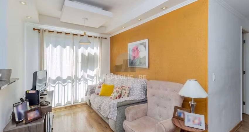 Apartamento 2 dormitórios, 2 banheiros, 1 vaga coberta e escritutada.