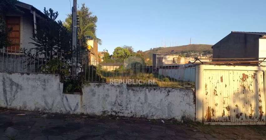 Terreno para Venda - 682m², 0 dormitórios, Partenon