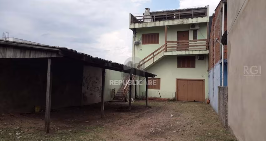 Casa para Venda - 350m², 3 dormitórios, sendo 1 suites, 9 vagas - Vila Silveira