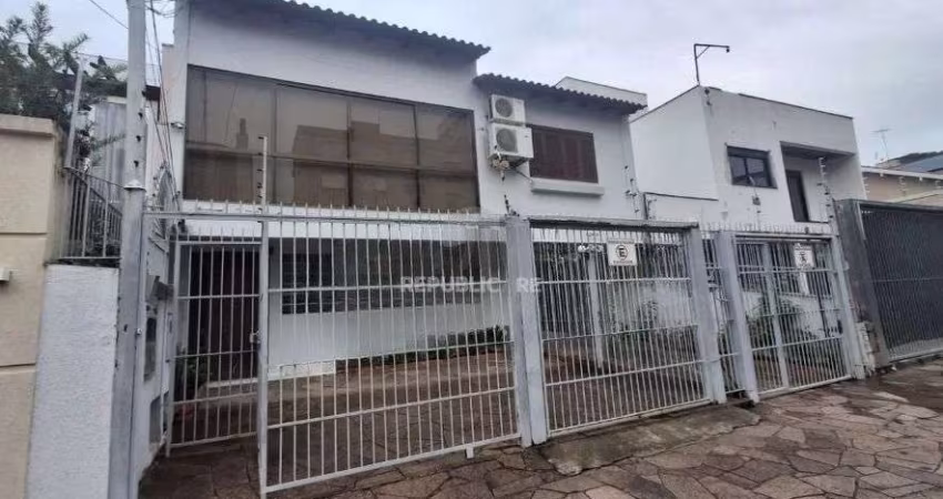 Casa com 4 dormitórios no Bairro Higienópolis
