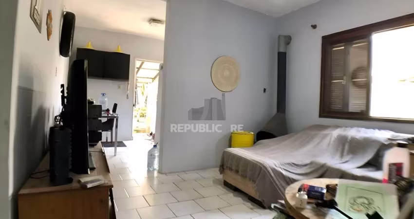Casa com 2 dormitórios e 150m², no Bairro Jardim Sabará