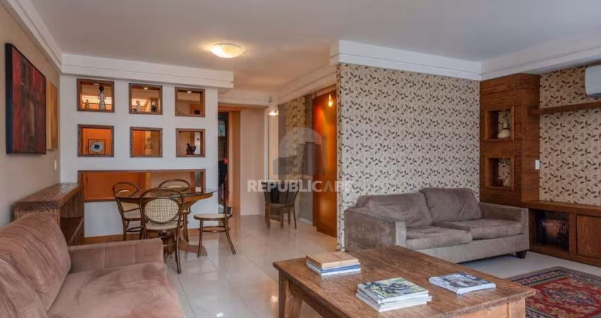 APARTAMENTO DE 82M², 1 DORMITÓRIO, 1 SUÍTE COM HIDRO, 2 VAGAs - PETRÓPOLIS
