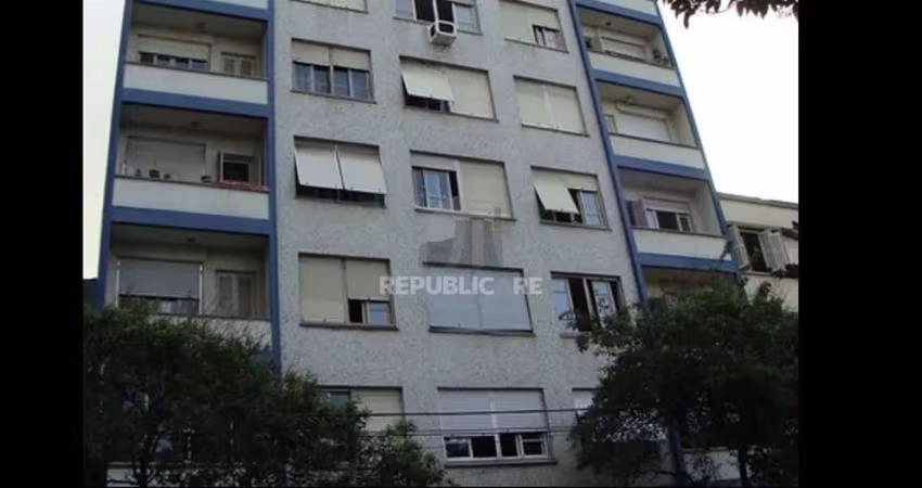 Apartamento frente para rua à  Venda na Cidade Baixa, Porto Alegre.