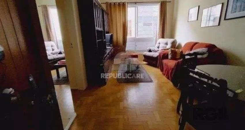 Vende-se amplo apartamento 2 quartos, 2 banheiros - 82m² - Centro Histórico