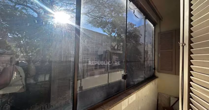 Apartamento à venda no centro histórico com 69 m² e 2 dormitórios/quartos disponíveis.
