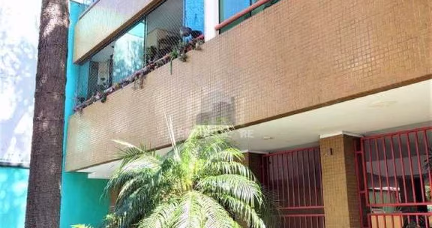 Apartamento 2 dormitórios semimobiliado, living 2 ambientes com lareira, cozinha