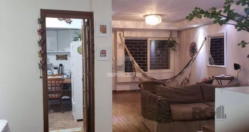 Apartamento 3 dormitórios à venda Floresta Porto Alegre/RS